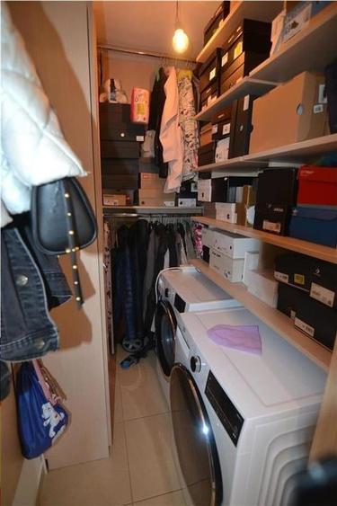 Apartament cu 3 camere decomandat în Tractorul