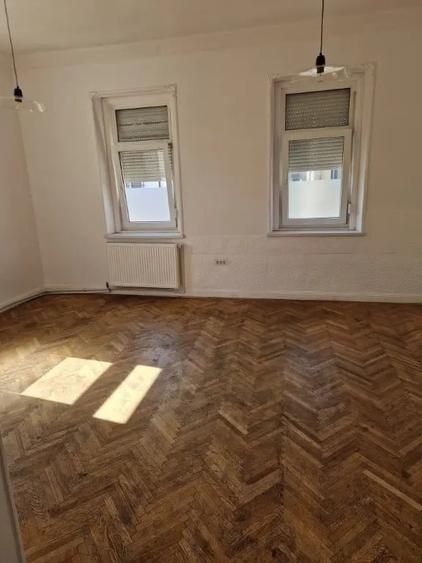 Casă cu 3 camere în Central