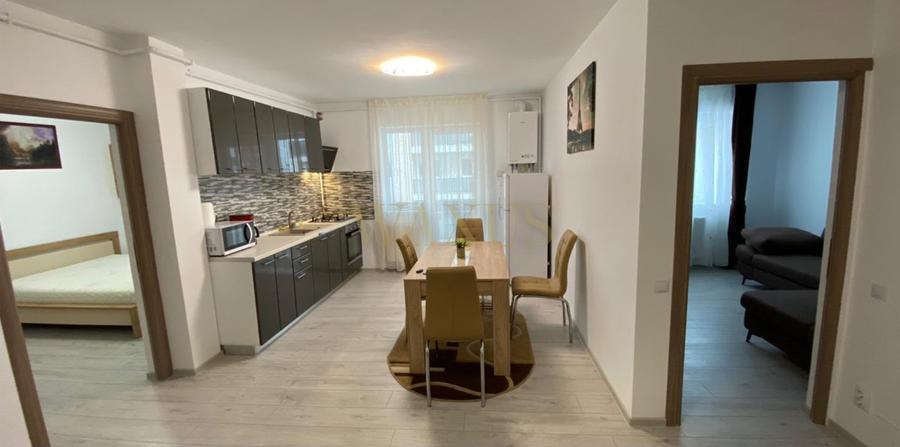 Apartament cu 3 camere semidecomandat, mobilat în Florești
