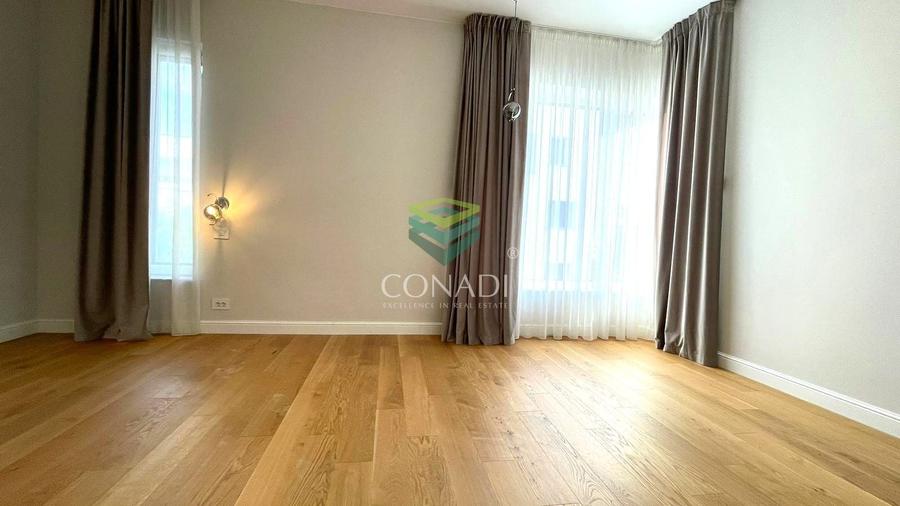 Duplex cu 5 camere cu Piscina în Iancu Nicolae