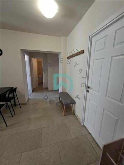 Apartament cu 3 camere decomandat în Răcădău