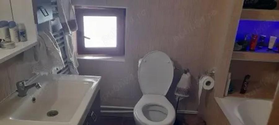 Casă cu 5 camere în Central