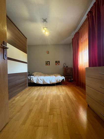 Casă cu 4 camere cu Garaj în Băneasa