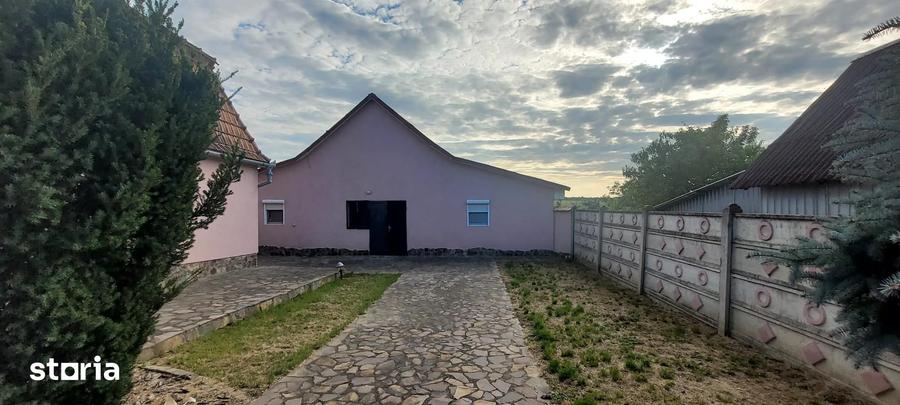 Casă cu 5 camere cu Teren 3367 Mp în Oșorhei