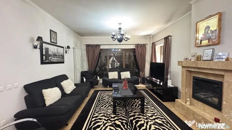 Casă cu 5 camere cu Piscina în Central