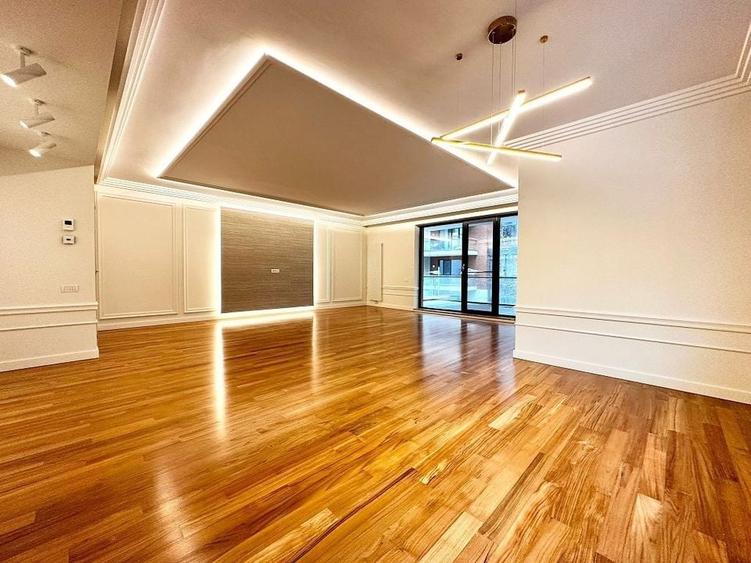 Apartament cu 4 camere în Capitale