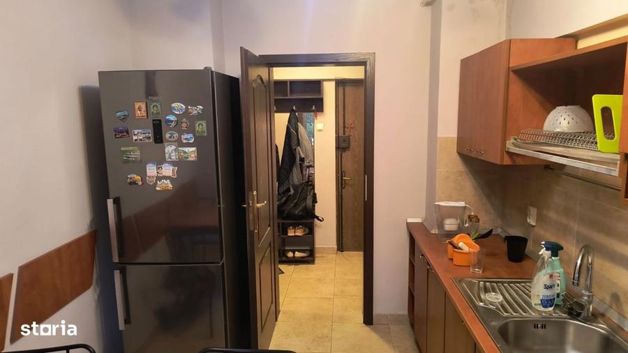 Apartament cu 3 camere decomandat, mobilat în Giurgiului