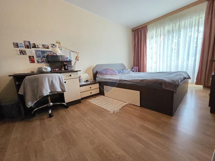 Apartament cu 2 camere decomandat, mobilat în Central
