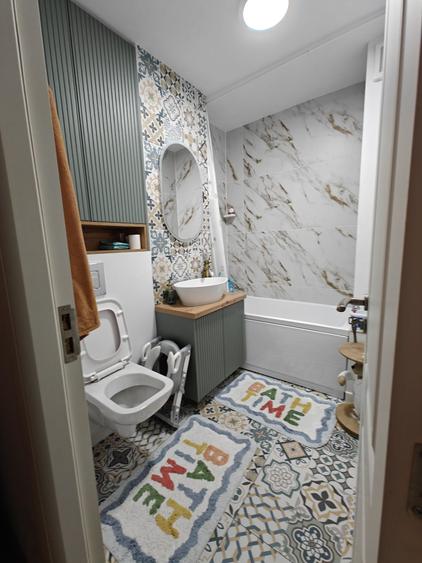 Apartament cu 4 camere decomandat în Central