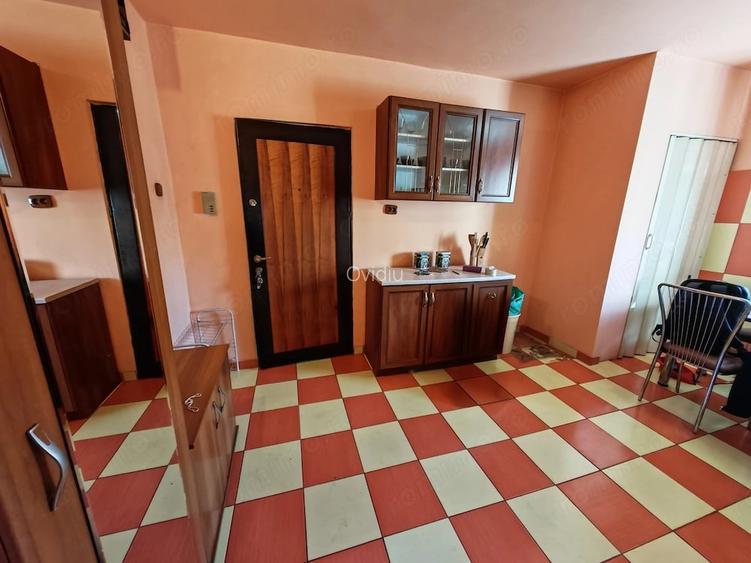 Apartament cu 2 camere , etajul 2 ,Lipovei , intre Biserica ?i Sever Bocu