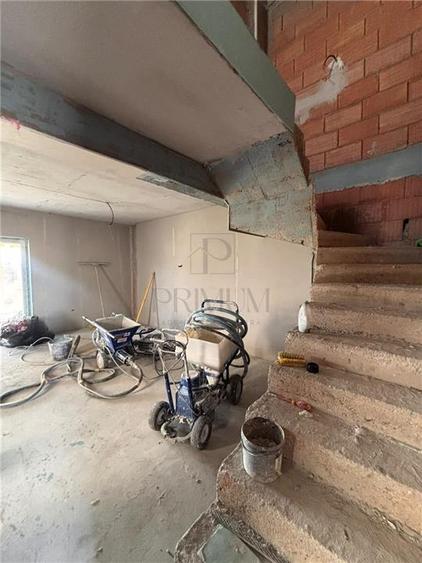 Duplex cu 4 camere cu Canalizare în Moșnița Nouă