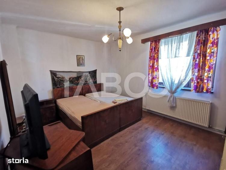 Casa cu 2 camere decomandate 335 mp teren in zona Parcul Tineretului - 3