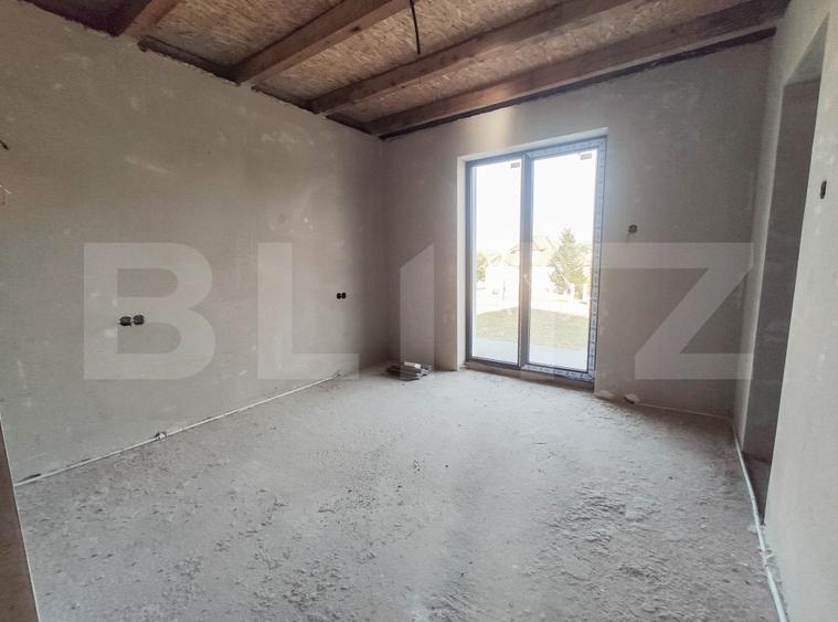 Casă individuală cu 6 camere cu Teren 525 Mp în Păulești