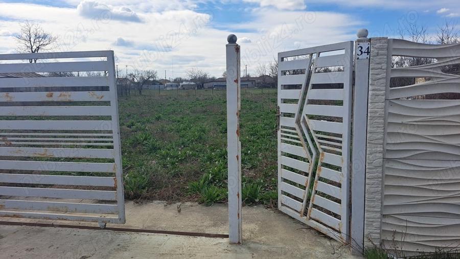 Teren de 1500 mp, în Măxineni