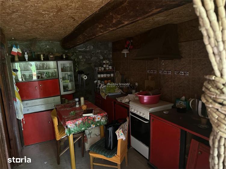 Casă cu 4 camere cu Teren 647 Mp în Central