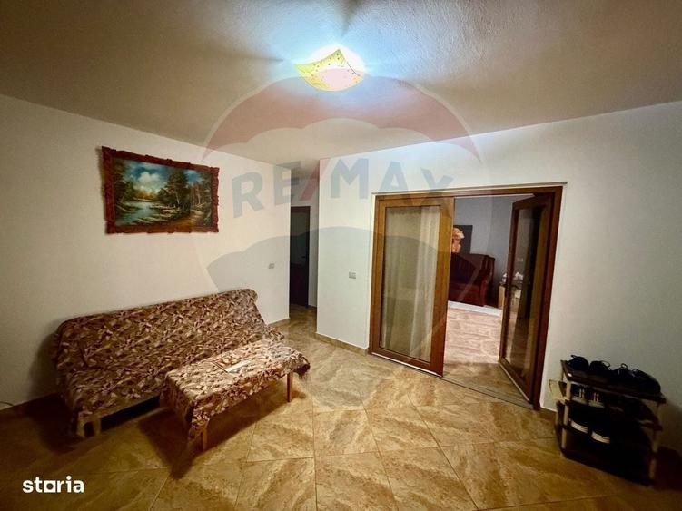 Casă cu 4 camere în Vânători