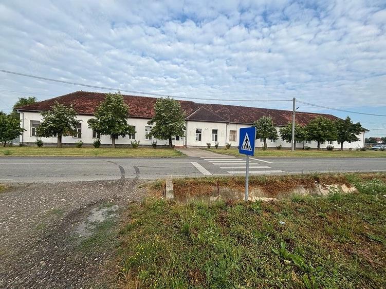 Casă cu 3 camere cu Teren 2875 Mp în Bethausen