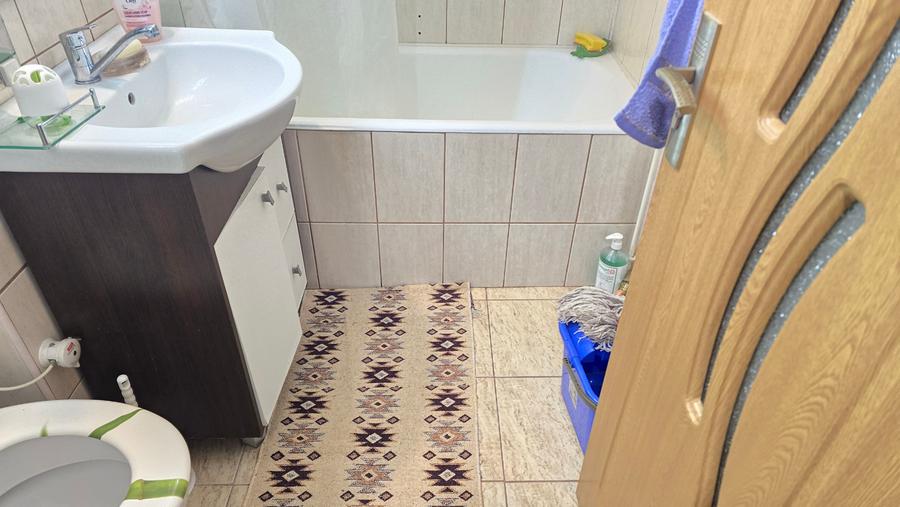 Vand apartament 3 camere in Deva, zona Minerului, etaj 3, bloc de 4 etaje - 4