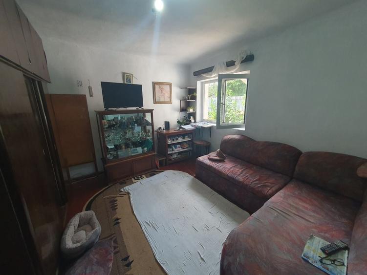 Casă cu 3 camere în Central