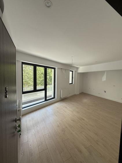 Apartament cu 3 camere decomandat în Herăstrău