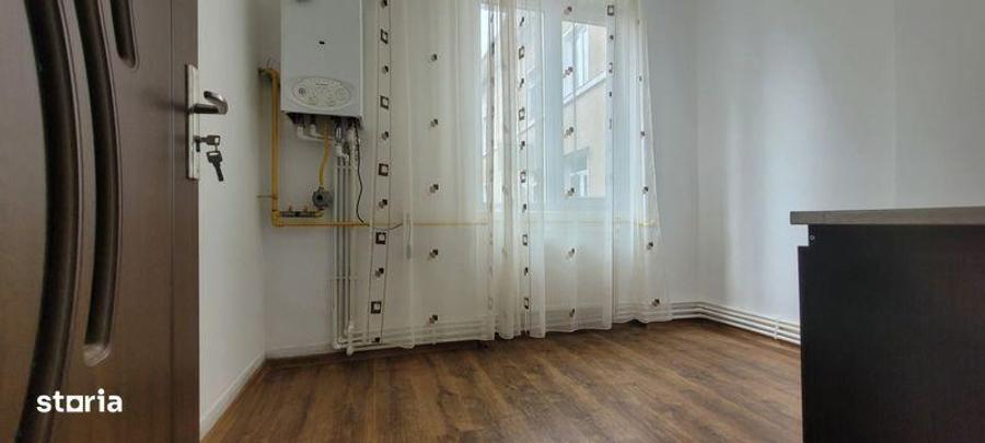 Apartament 2 camere in Onesti, etaj 1, zona centrala. - 1