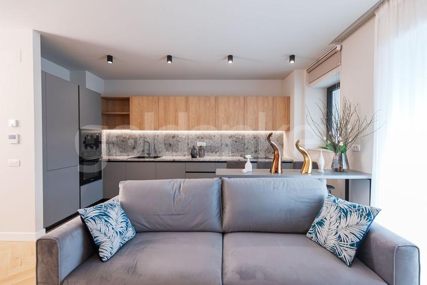 Apartament cu 3 camere decomandat, mobilat în Barbu Văcărescu