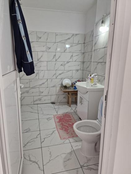 Casă individuală cu 5 camere cu Canalizare în Eroii Revoluției