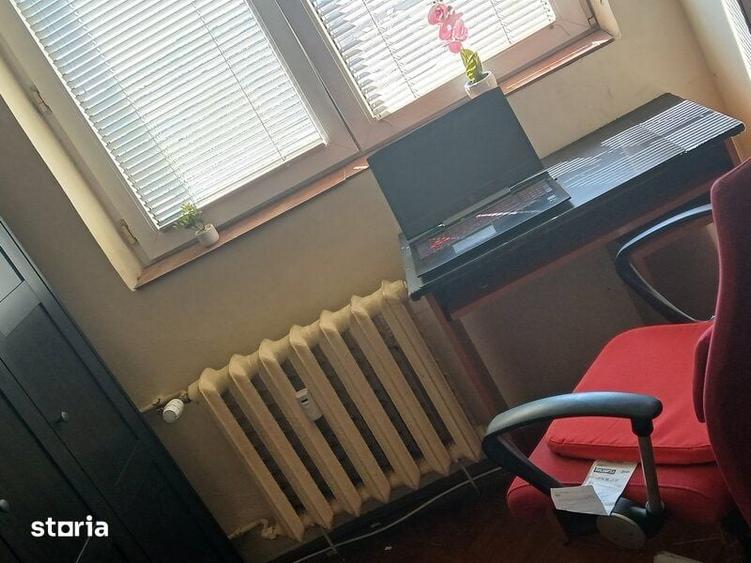 Apartament cu 3 camere semidecomandat în Gara de Nord