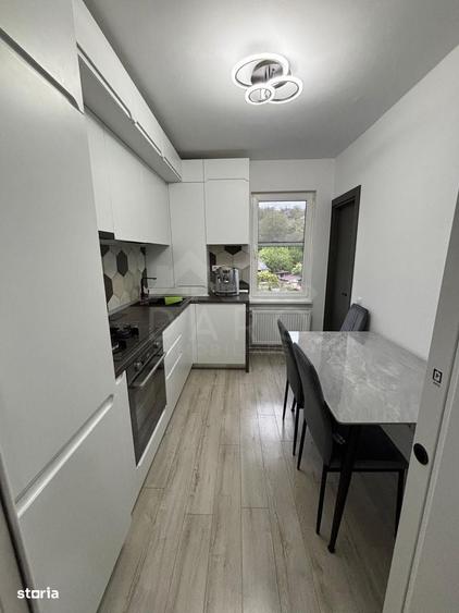 Apartament cu 3 camere decomandat în Diamant