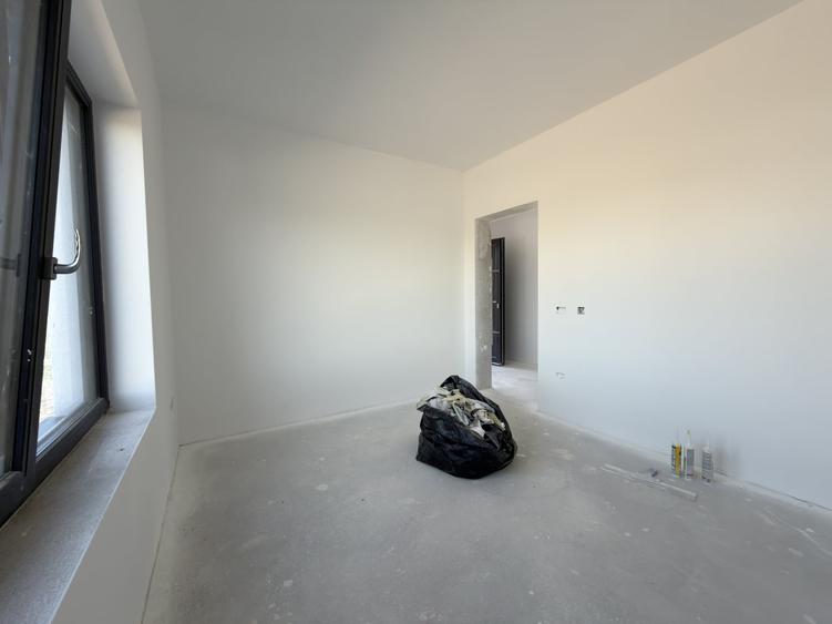 Duplex cu 5 camere cu Canalizare în Torontalului