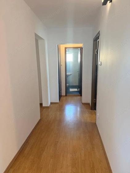 Apartament cu 4 camere decomandat în Tudor