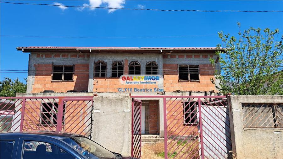 Casă cu 4 camere cu Teren 268 Mp în Est