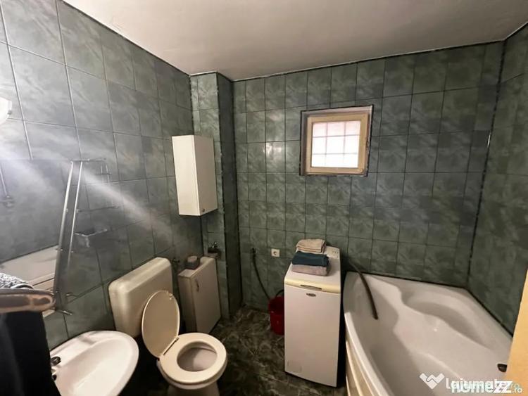 Apartament cu 3 camere decomandat în Calea București