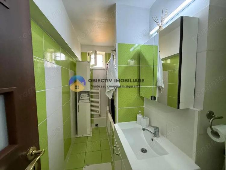 Apartament cu 3 camere semidecomandat în Central