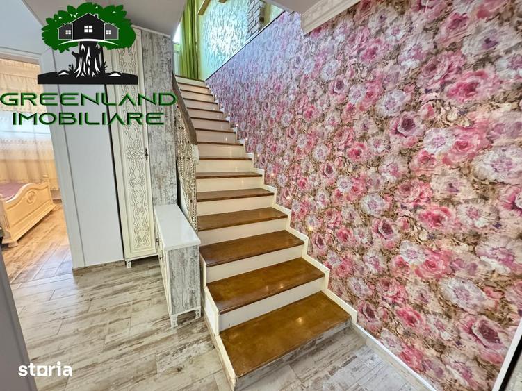 Apartament cu 7 camere decomandat în Bucium
