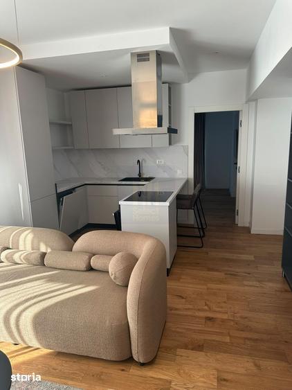 Apartament cu 2 camere semidecomandat, mobilat în 13 Septembrie