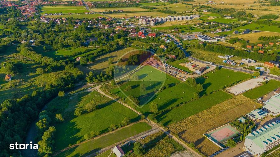 Teren de 7660 mp, în Central