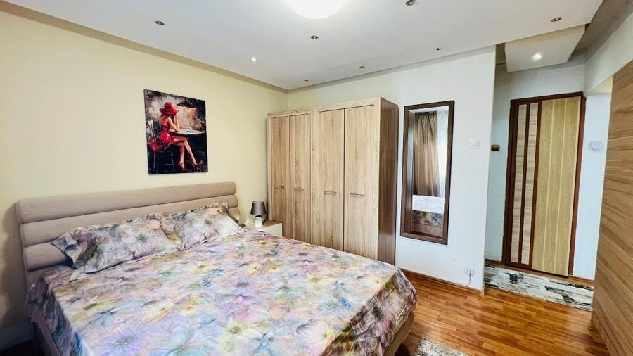 Apartament cu 4 camere semidecomandat, mobilat în Moșilor