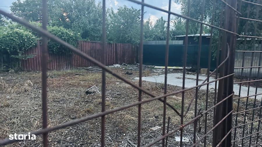Teren de 302 mp, în Militari