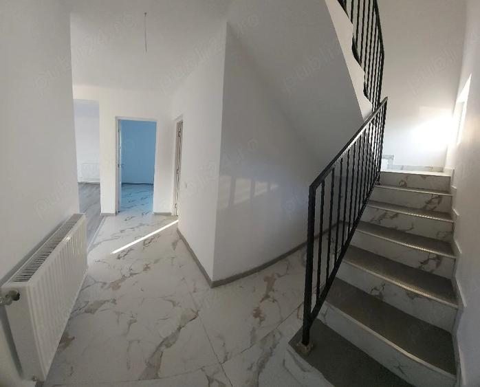 Casă cu 4 camere cu Teren 220 Mp în Vârteju