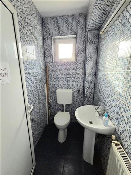 Spațiu comercial, de 100.30000305176 mp, în Capitol