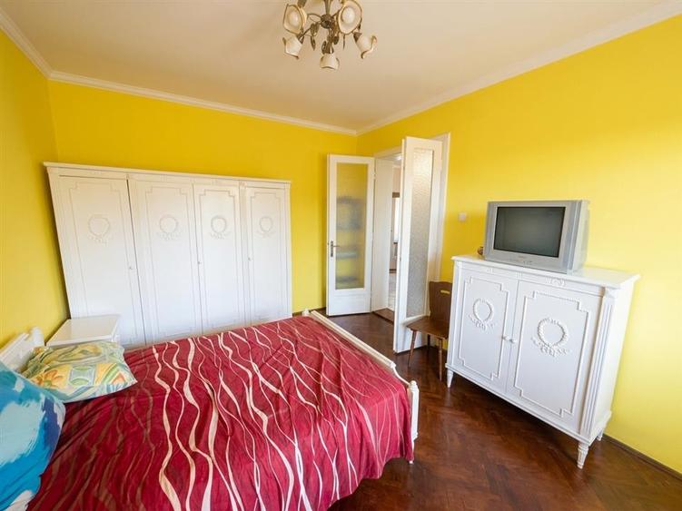 Apartament cu 4 camere decomandat în Cantemir