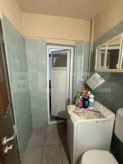 Apartament cu 3 camere decomandat în Micro 6