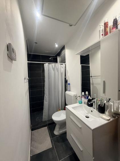 Casă cu 2 camere decomandat în Central