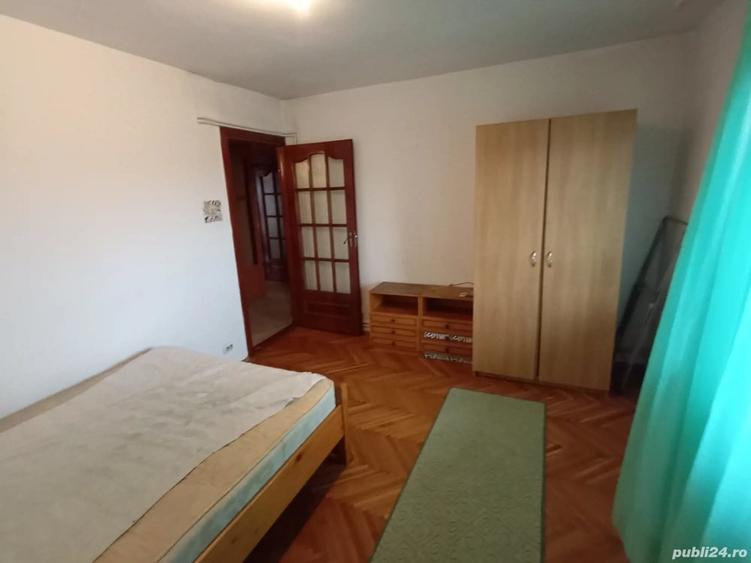 Apartament cu 3 camere decomandat în Lunei