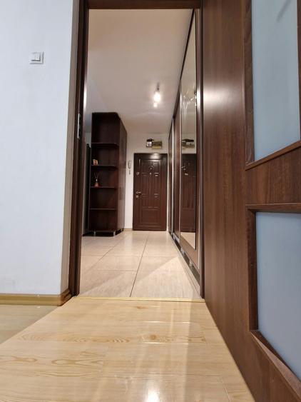 Apartament cu 3 camere semidecomandat în Brâncoveanu