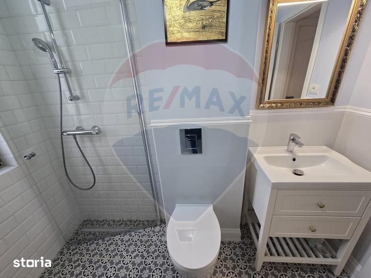 Casă cu 5 camere cu Teren 300 Mp în Ferme
