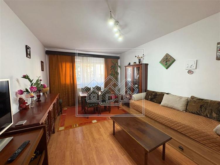 Apartament cu 2 camere decomandat în Ștrand