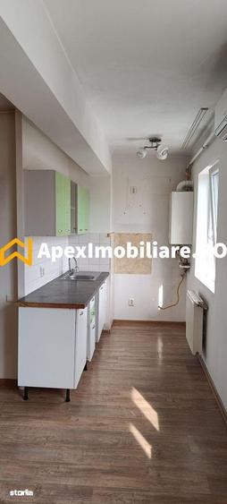 Apartament cu 2 camere semidecomandat în Apărătorii Patriei
