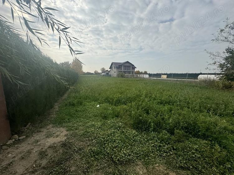 Teren de 2500 mp, în Mălăiești
